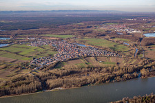 Vue aérienne de Du sud-est à le quartier Neuburg in Neuburg am Rhein dans le département Rhénanie-Palatinat, Allemagne