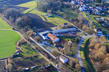Vue aérienne de Gare P+R Berg (Palatinat) et Metaex GmbH à Berg dans le département Rhénanie-Palatinat, Allemagne