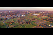 Vue aérienne de Perspective panoramique des rives du Rhin à le quartier Mörsch in Rheinstetten dans le département Bade-Wurtemberg, Allemagne