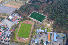 Vue aérienne de Realschule Plus Dudenhofen et terrain de sport du Turnerheim TV 1897 Dudenhofen eV à Dudenhofen dans le département Rhénanie-Palatinat, Allemagne