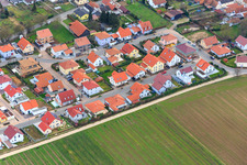 Vue oblique de Nouvelle zone de développement Fischlinger Straße à Essingen dans le département Rhénanie-Palatinat, Allemagne