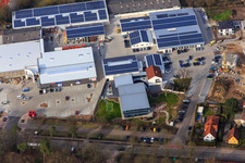 Vue aérienne de EDEKA Albrecht et Hagebau Kompakt - Gillet Baustoffe GmbH à Herxheim bei Landau dans le département Rhénanie-Palatinat, Allemagne