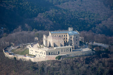 Vue aérienne de Château de Hambach à le quartier Diedesfeld in Neustadt an der Weinstraße dans le département Rhénanie-Palatinat, Allemagne