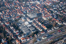 Chantiers d'ensemble de bâtiments pour la nouvelle construction d'un quartier urbain en centre-ville à Kandel dans le département Rhénanie-Palatinat, Allemagne hors des airs