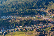 Vue aérienne de Camping Büttelwoog à Dahn dans le département Rhénanie-Palatinat, Allemagne