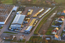 Vue aérienne de Camionnettes DHL mises au rebut par Engel & Engel GmbH | Vente de véhicules utilitaires, de chariots élévateurs et d'engins de chantier à Rohrbach dans le département Rhénanie-Palatinat, Allemagne