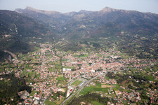 Photographie aérienne de Camaiore dans le département Toscane, Italie