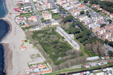 Vue aérienne de Marinella di Sarzana dans le département Ligurie, Italie