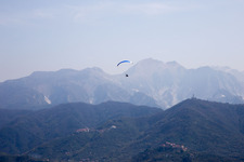 Vue aérienne de Amélie à Carrara dans le département Massa-Carrara, Italie