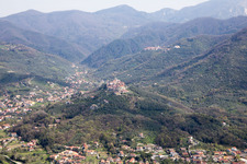 Vue aérienne de Nicola dans le département Ligurie, Italie