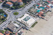 Vue aérienne de Zone circulaire - place du Bagno Ginevra Di Massimo Zerbini & C. Sas sur la Piazza Bad Kissingen à Massa dans le département Massa-Carrara, Italie