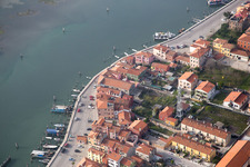 Vue aérienne de Vue sur la côte de la mer Méditerranée à San Vito dans le département Vénétie, Italie