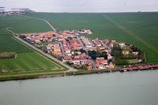 Vue aérienne de Vue sur le village à le quartier Pila in Porto Tolle dans le département Rovigo, Italie