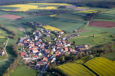 Vue aérienne de Quartier Falsbrunn in Rauhenebrach dans le département Bavière, Allemagne