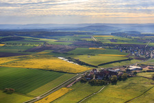 Vue aérienne de Ranch Green Ground à le quartier Oberharnsbach in Burgebrach dans le département Bavière, Allemagne