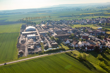 Vue aérienne de Zone commerciale à le quartier Unterspiesheim in Kolitzheim dans le département Bavière, Allemagne