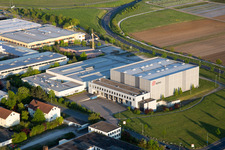 Vue aérienne de Etwashausen, zone industrielle à Kitzingen dans le département Bavière, Allemagne