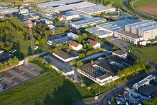 Photographie aérienne de Etwashausen, zone industrielle à Kitzingen dans le département Bavière, Allemagne