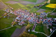 Vue aérienne de Quartier Järkendorf in Prichsenstadt dans le département Bavière, Allemagne