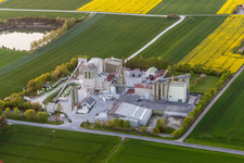 Vue aérienne de Centrale à béton et à matériaux de construction à Sulzheim dans le département Bavière, Allemagne