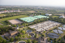 Station d'épuration BASF à le quartier Mörsch in Frankenthal dans le département Rhénanie-Palatinat, Allemagne d'en haut