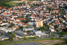Vue aérienne de Zone commerciale et établissement d'entreprise "an der Tuchbleiche" avec Parker Hannifin GmbH Division POLYFLEX à le quartier Hüttenfeld in Lampertheim dans le département Hesse, Allemagne