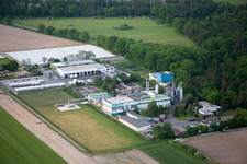 Vue aérienne de Supro GmbH à le quartier Hüttenfeld in Lampertheim dans le département Hesse, Allemagne