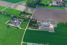 Vue aérienne de Fermes de réinstallation dans le Langen Ruten à Lorsch dans le département Hesse, Allemagne