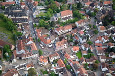 Vue aérienne de Hôtel de ville de l'administration municipale Ancien hôtel de ville à Lorsch dans le département Hesse, Allemagne