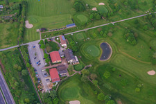 Terrain de golf à Bensheim dans le département Hesse, Allemagne d'en haut