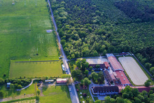 Vue aérienne de Goujon à l'extérieur à Biblis dans le département Hesse, Allemagne
