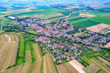 Vue aérienne de Dexheim dans le département Rhénanie-Palatinat, Allemagne