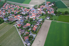 Vue aérienne de Champs agricoles et surfaces utilisables à Frettenheim dans le département Rhénanie-Palatinat, Allemagne