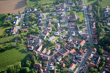 Vue aérienne de Vue sur le village à le quartier Ernsthofen in Modautal dans le département Hesse, Allemagne