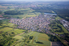 Vue aérienne de Zones riveraines du Main à le quartier Zellhausen in Mainhausen dans le département Hesse, Allemagne
