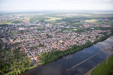 Vue aérienne de Großkrotzenburg dans le département Hesse, Allemagne