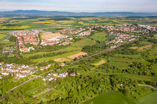 Vue aérienne de Quartier Heldenbergen in Nidderau dans le département Hesse, Allemagne
