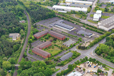 Vue aérienne de Ancien dépôt militaire sur Alter Kahler Weg à le quartier Großauheim in Hanau dans le département Hesse, Allemagne