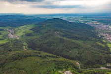Vue aérienne de Melibokus du nord à le quartier Alsbach in Alsbach-Hähnlein dans le département Hesse, Allemagne