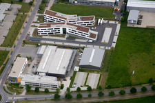 Vue aérienne de Zone commerciale et implantation d'entreprise Centre de formation SAP à Bensheim dans le département Hesse, Allemagne
