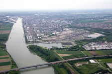 Quartier BASF in Ludwigshafen am Rhein dans le département Rhénanie-Palatinat, Allemagne d'en haut