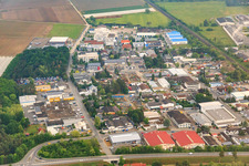 Vue aérienne de Zone industrielle de prairie de sable à Alsbach-Hähnlein dans le département Hesse, Allemagne