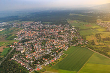Vue aérienne de Colonie forestière à Bickenbach dans le département Hesse, Allemagne