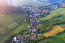 Vue aérienne de Felsbergstr à le quartier Balkhausen in Seeheim-Jugenheim dans le département Hesse, Allemagne
