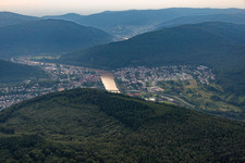 Vue aérienne de Vallée du Neckar à Neckargemünd dans le département Bade-Wurtemberg, Allemagne