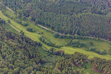 Enregistrement par drone de Quartier Langenthal in Hirschhorn dans le département Hesse, Allemagne
