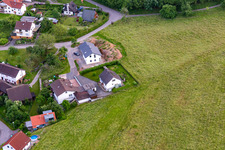 Quartier Brombach in Eberbach dans le département Bade-Wurtemberg, Allemagne du point de vue du drone