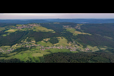 Vue aérienne de Rothenberg à le quartier Hainbrunn in Oberzent dans le département Hesse, Allemagne