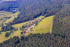 Vue aérienne de Leonardshof à le quartier Falken-Gesäß in Oberzent dans le département Hesse, Allemagne