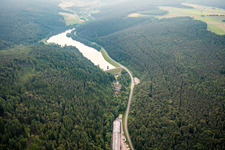 Vue oblique de Marbach, réservoir de Marbach à le quartier Hetzbach in Oberzent dans le département Hesse, Allemagne